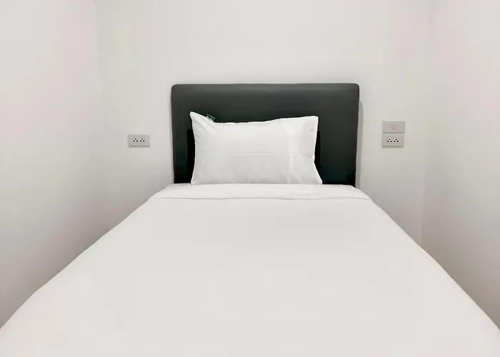 Z Rest Silom - เรสท์ สีลม *